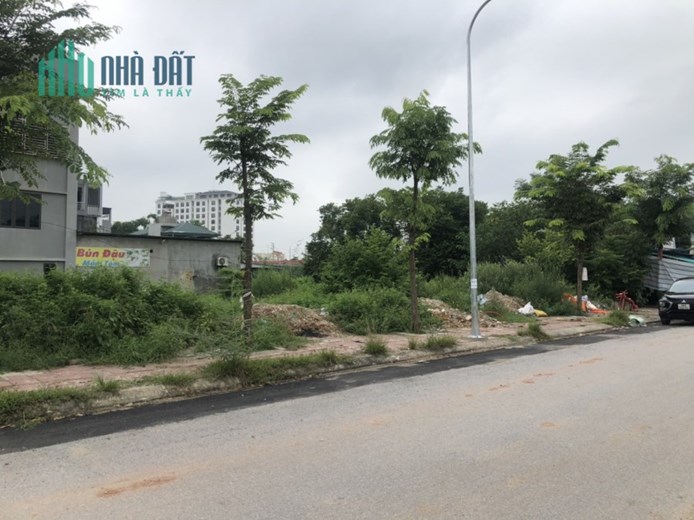 Cho thuê ô đất 300m2 DV Định Trung , Vĩnh Yên Giá thuê : 15 triệu/tháng