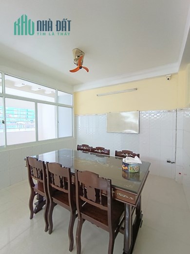 NHÀ SÁT CHỢ TÂN BÌNH - 30M2 - ĐẸP LUNG LINH HẺM 5M - 5 TẦNG BTCT - GIÁ CHỈ 5.4 TỶ