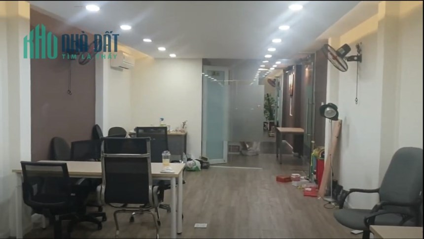 CHO THUÊ VP LẦU 4 CÒN MỚI 80M2 – BÀN GIAO HOÀN THIỆN – MT CỘNG HÒA – 12TR