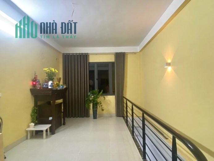 Bán nhà Ngô Gia Tự, Long Biên, 79m x 3 tầng, MT 4.5m, ngõ ô tô, 4 tỷ