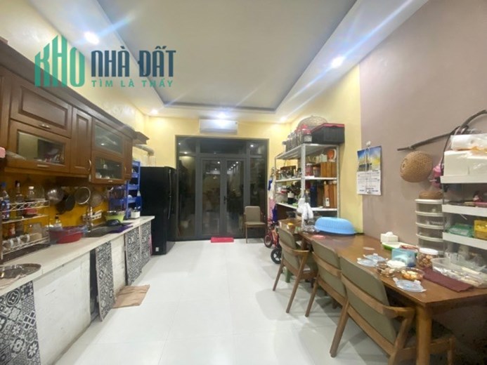 Bán nhà Ngô Gia Tự, Long Biên, 79m x 3 tầng, MT 4.5m, ngõ ô tô, 4 tỷ