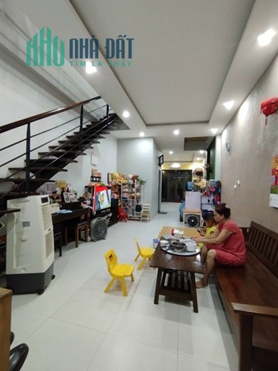 Bán nhà Ngô Gia Tự, Long Biên, 79m x 3 tầng, MT 4.5m, ngõ ô tô, 4 tỷ