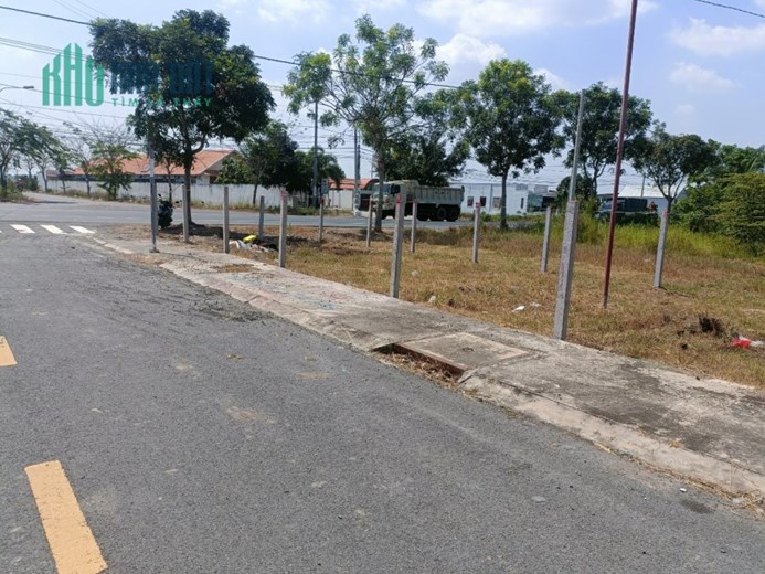 Cần Bán Lô Đất thổ mặt tiền đường tránh quốc lộ 50 , xã Tân Lân, Cần Đước , Long An