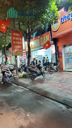 BÁN ĐẤT TẶNG NHÀ KINH DOANH NGAY_ PHỐ THẠCH BÀN _KINH DOANH_ VỈA HÈ RỘNG_ CHO THUÊ 20 TR/ THÁNG..