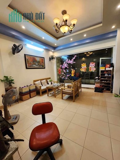 BÁN NHÀ BỒ ĐỀ 40M2 5 TẦNG MẶT TIỀN 4 MÉT GIÁ 3.6 TỶ