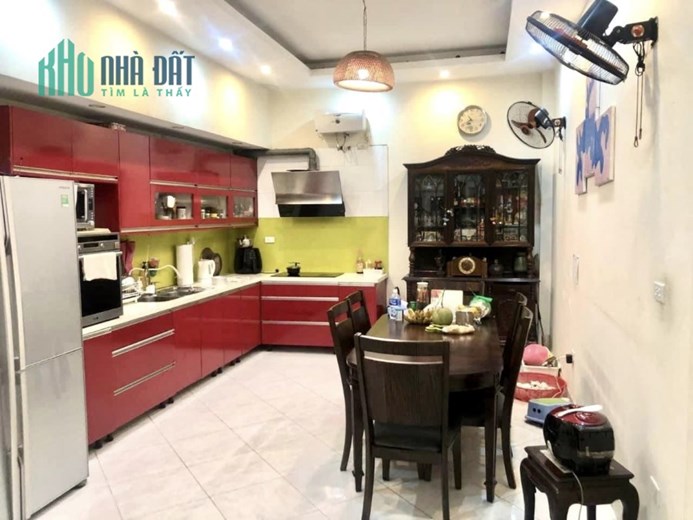 BÁN NHÀ PHỐ TRẦN KHÁT CHÂN - PHỐ HUẾ 60M - 5T - 6 NGỦ NHÀ ĐẸP DÂN XÂY NHỈNH 6 TỶ