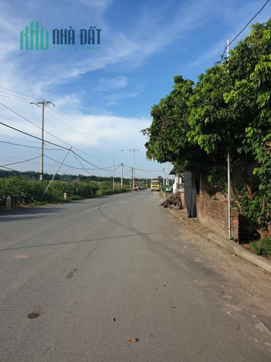 Bán đất YÊN DƯƠNG NGỌC TẢO PHÚC THỌ HÀ NỘI 
52m2 mặt tiền hơn 4m giá 1.....x 
TRỤC CHÍNH NGÕ