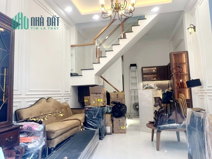 Nhà mới 4x9m 3 tầng Bùi Minh Trực Phường 6 Quận 8 giá 3tỷ 690