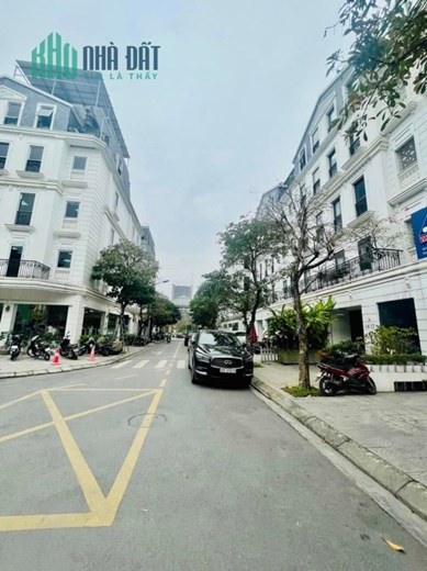 Bán BT,lô góc, KD,khu nhà ở 90 Nguyễn Tuân. DT 131m x 4 tầng. MT 22m, thang máy. Giá 44 tỷ