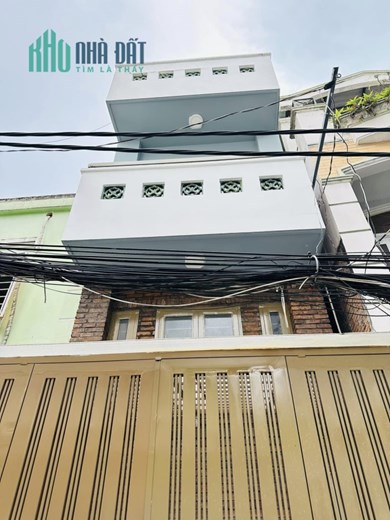 NHÀ BÌNH THẠNH CÁCH QUẬN 1 VÀI BƯỚC CHÂN - 32M2 - HẺM 3M - 4 TẦNG BTCT - CHỈ NHỈNH 4 TỶ