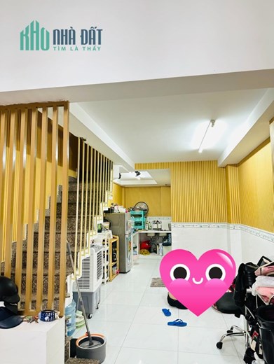 NHÀ BÌNH THẠNH CÁCH QUẬN 1 VÀI BƯỚC CHÂN - 32M2 - HẺM 3M - 4 TẦNG BTCT - CHỈ NHỈNH 4 TỶ