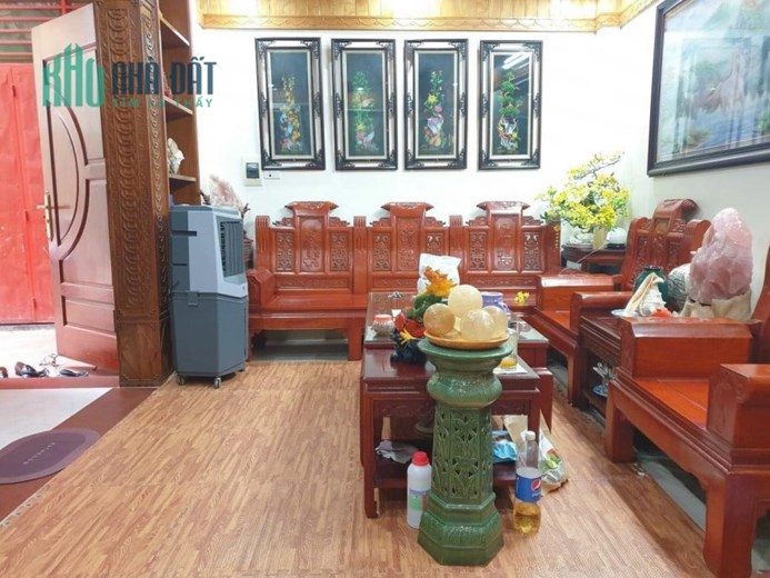 Bán Nhà Nguyễn Văn Cừ , Quận Long Biên Giá 4.8 Tỷ  38M x 6 Tầng , Gara Ô Tô , Ngõ Thông , Thang Máy