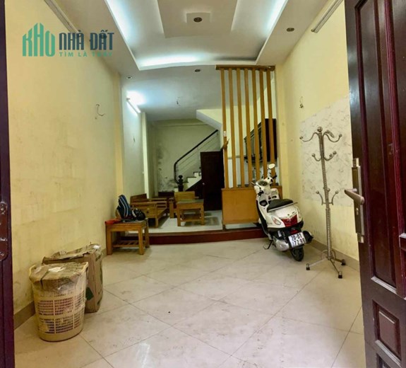 Cho thuê nhà nguyên căn, HGĐ, Nguyễn Hoàng Tôn 40m2, 5T, 3N, đủ đồ,12 tr, Tây Hồ.