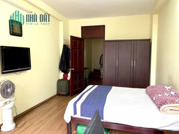 Cho thuê nhà nguyên căn, HGĐ, Nguyễn Hoàng Tôn 40m2, 5T, 3N, đủ đồ,12 tr, Tây Hồ.