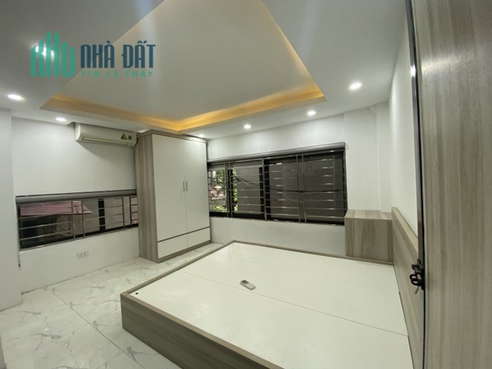 Bán nhà Láng Hạ 27m2 6 tầng, mt 4m, oto đỗ cửa, gần phố, ngõ thông tứ tung, 5 tỷ