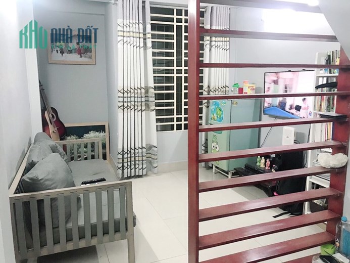 Cho thuê NNC nở hậu 4 tầng hẻm Hưng Phú P10.Q8. Giá 12 triệu