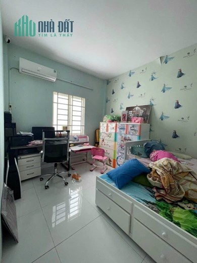 CHỦ NGỘP NẶNG GIẢM 400TR Bán trong 1 tuần Nhà Luỹ Bán Bích 54m2,2 Tầng 3 tỷ 1
