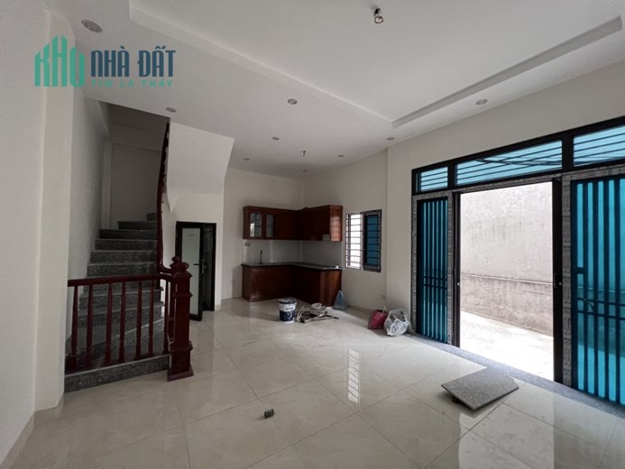 Bán nhà Phụng Châu Ô TÔ đỗ cạnh nhà 3 tầng 36,5m2 ngõ thoáng rộng 1,55 tỷ