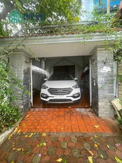 nhà lô góc mặt phố Ngọc Thuỵ, 105m x 4tầng, vỉa hè, sát chợ, kinh doanh