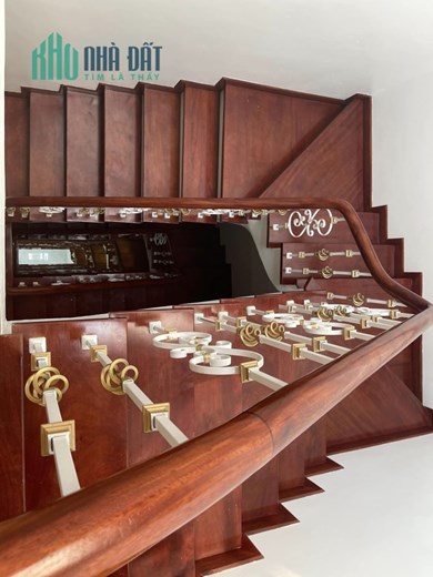 Chính chủ bán gấp nhà mặt phố Đại La 56m2 nhà 5 tầng giá siêu rẻ 14 tỷ