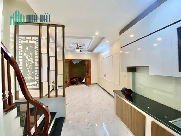 BÁN GẤP NHÀ. NGÂN HÀNG SIẾT NỢ NGUYỄN ĐỨC CẢNH 45M 5T. HƠN 4 TỶ