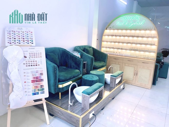 Chuyển hướng đi nước ngoài nên muốn chuyển nhượng lại mặt bằng nail- nối mi