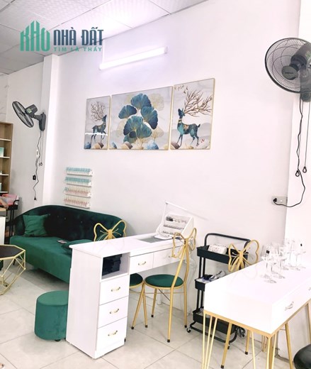 Chuyển hướng đi nước ngoài nên muốn chuyển nhượng lại mặt bằng nail- nối mi