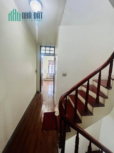 Bán nhà phố Đức Giang 35m x 5T, oto tránh, nở hậu giá chỉ 4 tỷ TL.  LH: 0936123469