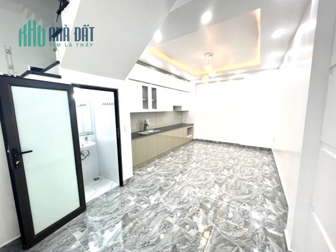 Bán nhà mặt ngõ to Lạch Tray, diện tích 68m 4 tầng GIÁ 6 tỉ ô.tô đỗ cửa