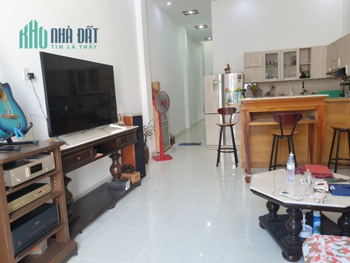 NỢ BANK CẦN BÁN GẤP CĂN NHÀ Ở QUẬN 10 - DT GẦN 40M2 GIÁ CHỈ 4TỶ9 CÒN TL