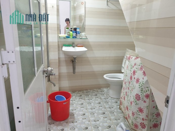 NỢ BANK CẦN BÁN GẤP CĂN NHÀ Ở QUẬN 10 - DT GẦN 40M2 GIÁ CHỈ 4TỶ9 CÒN TL