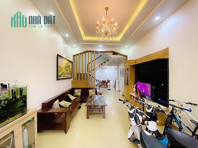 Bán nhà khu phân lô 193 Văn Cao - Thư Trung, 64m 4 tầng độc lập GIÁ 5.2 tỉ