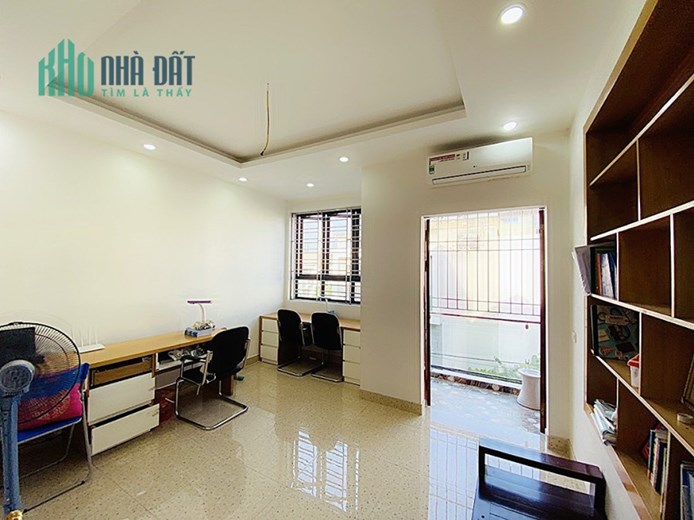 Bán nhà khu phân lô 193 Văn Cao - Thư Trung, 64m 4 tầng độc lập GIÁ 5.2 tỉ