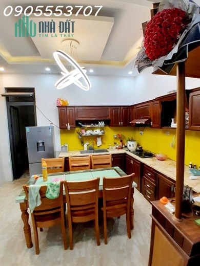 Nhà DT:123m2, ngang 7m thiết kế villa sân vườn, ô tô vào sân, trung tâm Chợ Hòa Khánh, Đà Nẵng mà