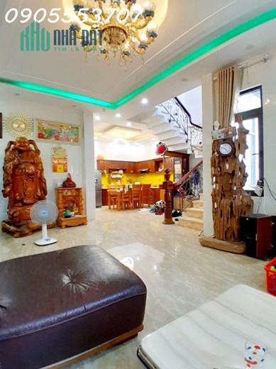 Nhà DT:123m2, ngang 7m thiết kế villa sân vườn, ô tô vào sân, trung tâm Chợ Hòa Khánh, Đà Nẵng mà