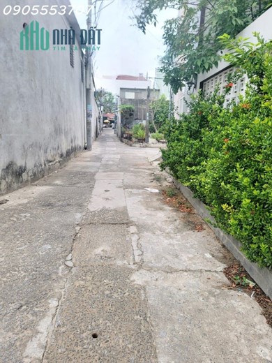 Nhà DT:123m2, ngang 7m thiết kế villa sân vườn, ô tô vào sân, trung tâm Chợ Hòa Khánh, Đà Nẵng mà