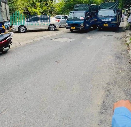 Bán Tòa Nhà Văn Phòng Hoàng Quốc Việt 121m2 x 9 tầng thang máy, 8 tầng 1 hầm, thông sàn kinh doanh,