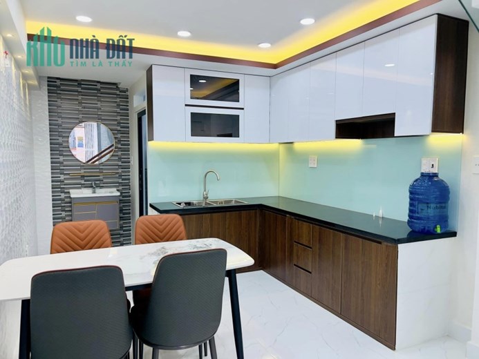 Bán Nhà HXH Lê Văn Sỹ Phường 1 Tân Bình Giá 18.9 Tỷ