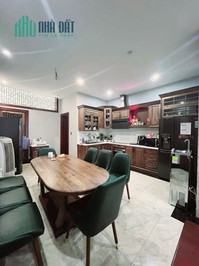 CẦN TIỀN BÁN GẤP, NHÀ MỚI XÂY 5 NĂM, 2 TẦNG, KIỆT 6M GẦN CHỢ HÒA KHÁNH, 114 M2, GIÁ 3.3 TỶ.