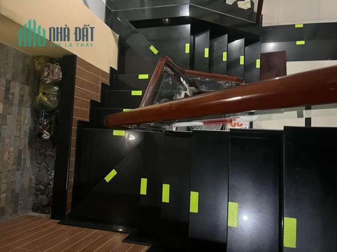 +CHÍNH CHỦ BÁN NHÀ HXH LẠC LONG QUÂN QUẬN 11-4TẦNG ĐÚC BTCT-NỞ HẬU-5PN–CHỈ 8.2TỶ
