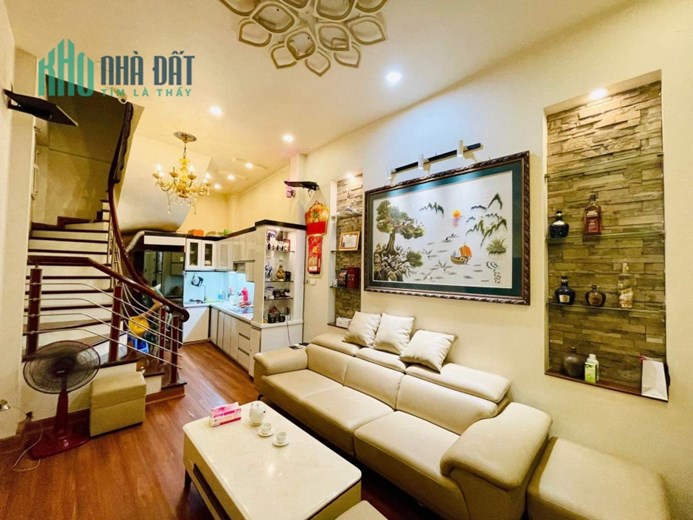 HIẾM! 25m ra phố, lô góc, dân xây ở sướng bán nhà Tôn Đức Thắng