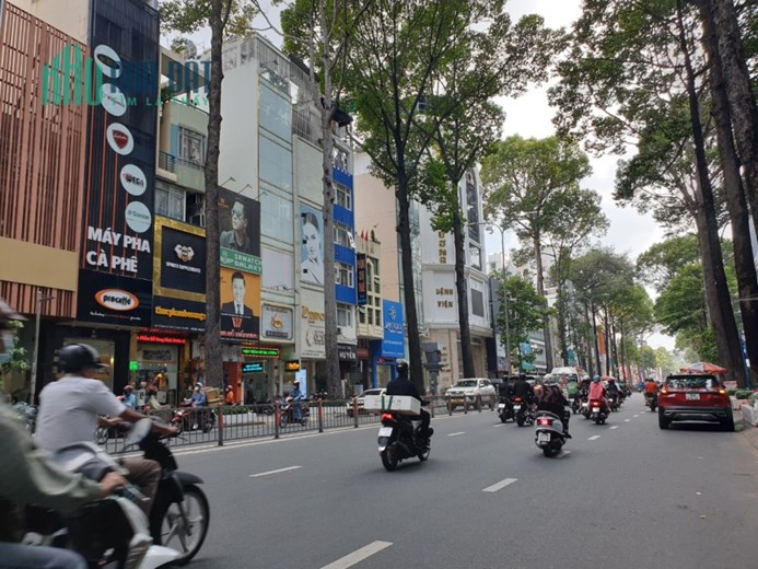 Bán tòa nhà  đường 3 Tháng 2, Q.10, TP.HCM, 8x20m, hầm, 9 lầu, ST.