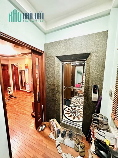 Bán nhà MP Nghĩa Đô, 5T, DT 60m, MT 5m, thang máy, lô góc, vỉa hè, KD sầm uất. Giá 14.8 tỷ.