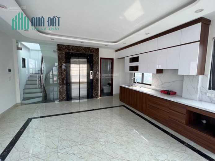 Bán tòa Văn phòng phố Hoàng Quốc Việt, 80m2, 7 tầng thang máy, thông sàn. Giá 24 tỷ.