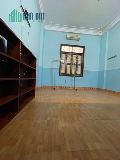 Bán nhà Mặt Ngõ - ô tô - Kinh Doanh Nguyễn Hoàng Cầu Giấy . DT 62m - 3T - Mt 4m chỉ 6.x tỷ