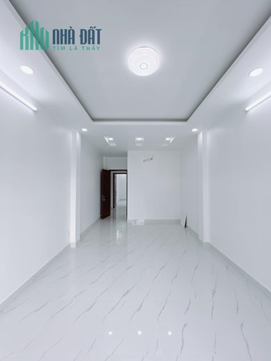 BÁN NHÀ MỚI XÂY BẾN VÂN ĐỒN Q4 3m8 x 18m , 4 TẦNG GIÁ 8 TỶ 9 , Ô TÔ VÀO NHÀ . KHU DÂN TRÍ CAO
