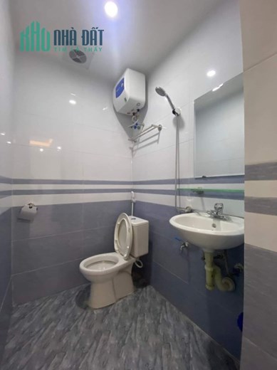 Bán nhà khu Văn Miếu 35m2 6 tầng, gần oto, ngõ nông, tầng nào cũng thoáng sáng, 4.6 tỷ