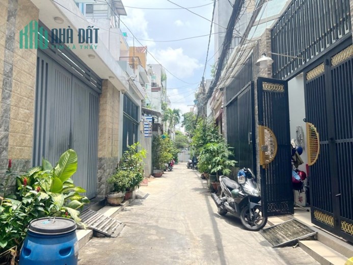 Nhà mới 3 tầng hẻm thông Dương Bá Trạc P2Q8 - 4.9 tỷ