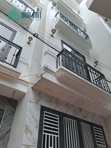 Cho thuê nhà ở lâu dài, mới xây, diện tích 36 m2 x4,5 tầng 5NP tại Thạch Bàn, Long Biên, Hà Nội
