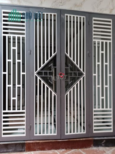 Cho thuê nhà ở lâu dài, mới xây, diện tích 36 m2 x4,5 tầng 5NP tại Thạch Bàn, Long Biên, Hà Nội